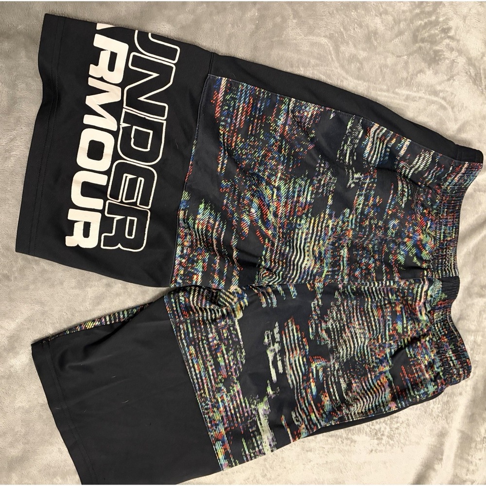 Under Armour Boys Shorts Size Large YLG Black Multi HeatGear Loose Fit Logo - Picture 2 of 5